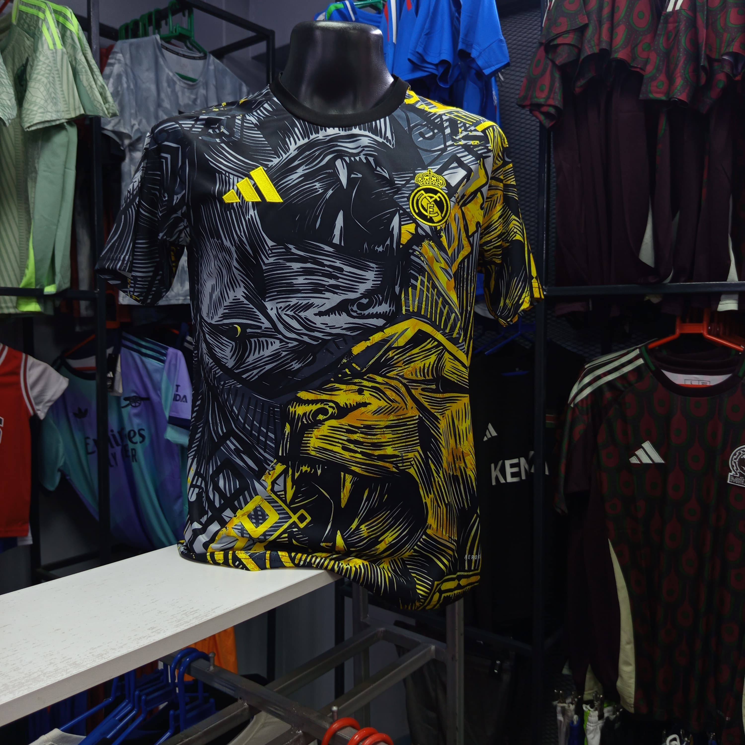 Real madrid black gold lion special kit